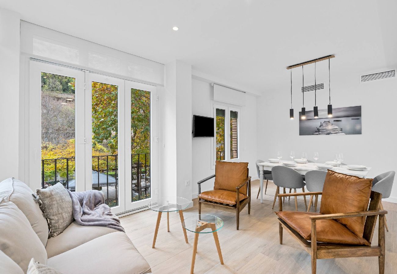 Apartamento en Granada - Nuevo · Vistas Alhambra · Centro Ciudad · Parking