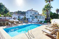 Casa en Manilva - Elegante Villa Con Sauna, Piscina y Vistas al Mar