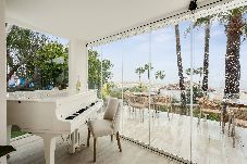 Casa en Manilva - Elegante Villa Con Sauna, Piscina y Vistas al Mar