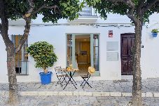 Apartamento en Estepona - Espacio Renovado, A Pasos de Playa y Casco Antiguo