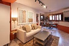 Apartamento en Granada - A Pasos de La Alhambra, Terraza Privada & AC