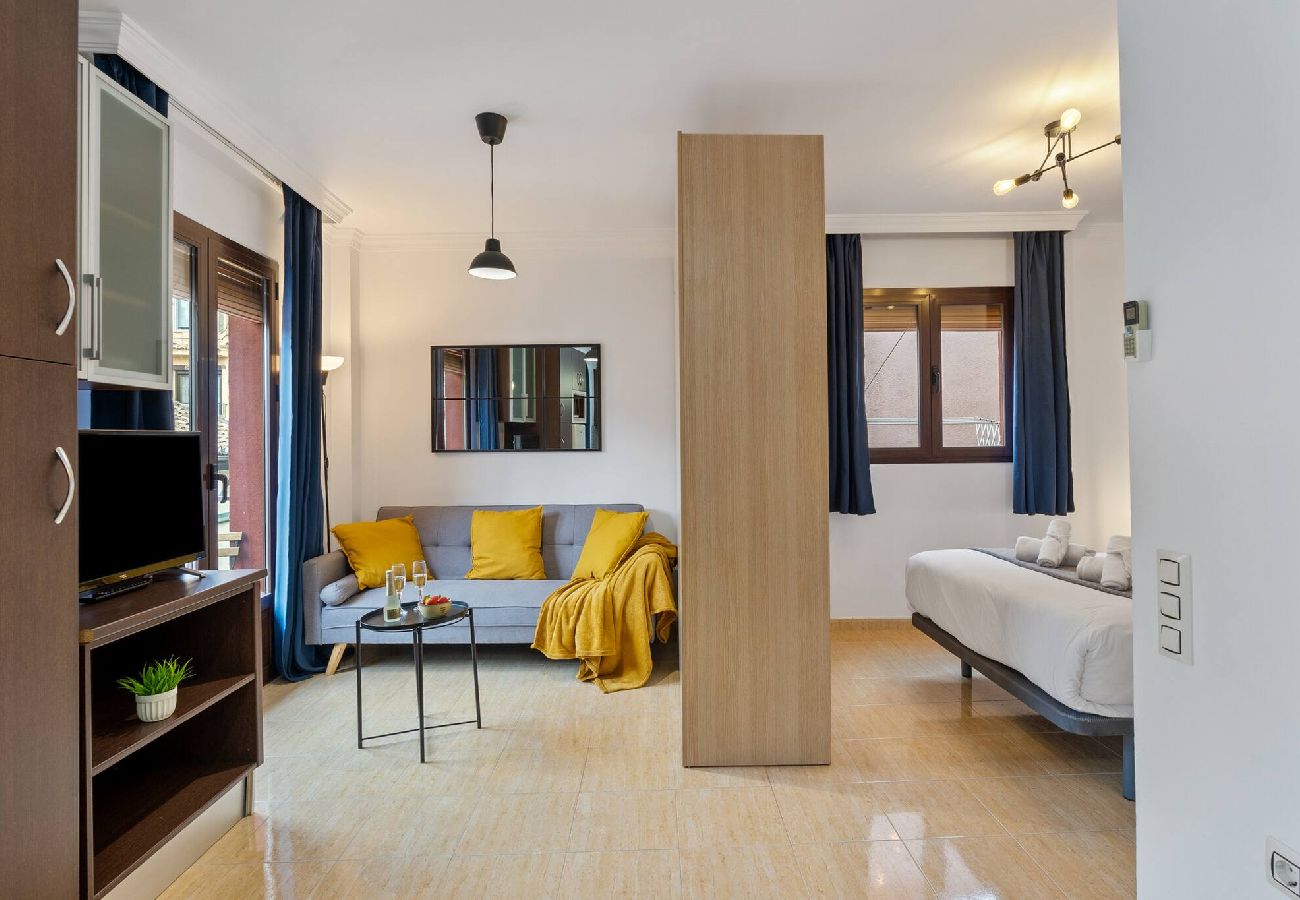 Apartamento en Granada - Nuevo · Ideal para parejas · Centro ciudad