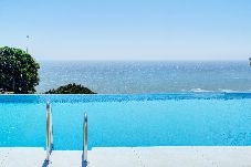 Apartamento en Casares -  Piscina Inifinita, Vistas al Mar y Terraza Privada