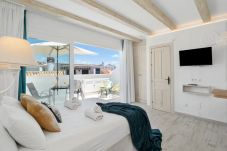 Apartamento en Estepona - Sol Infinito y Terraza Privada en el Centro
