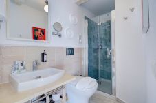 Apartamento en Estepona - Sol Infinito y Terraza Privada en el Centro
