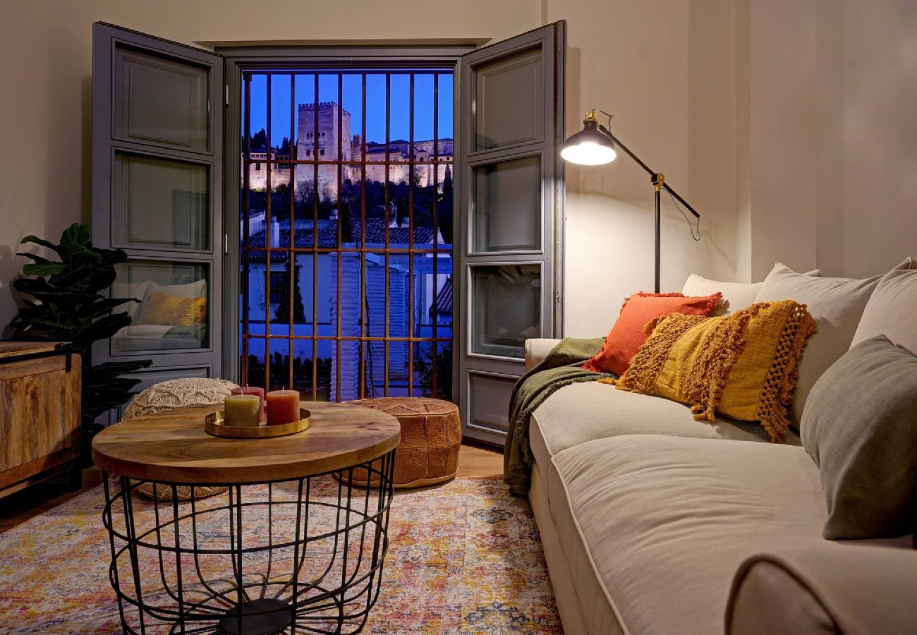 Ferienwohnung in Granada - Luxuswohnung - Blick auf die Alhambra - Private Terrasse