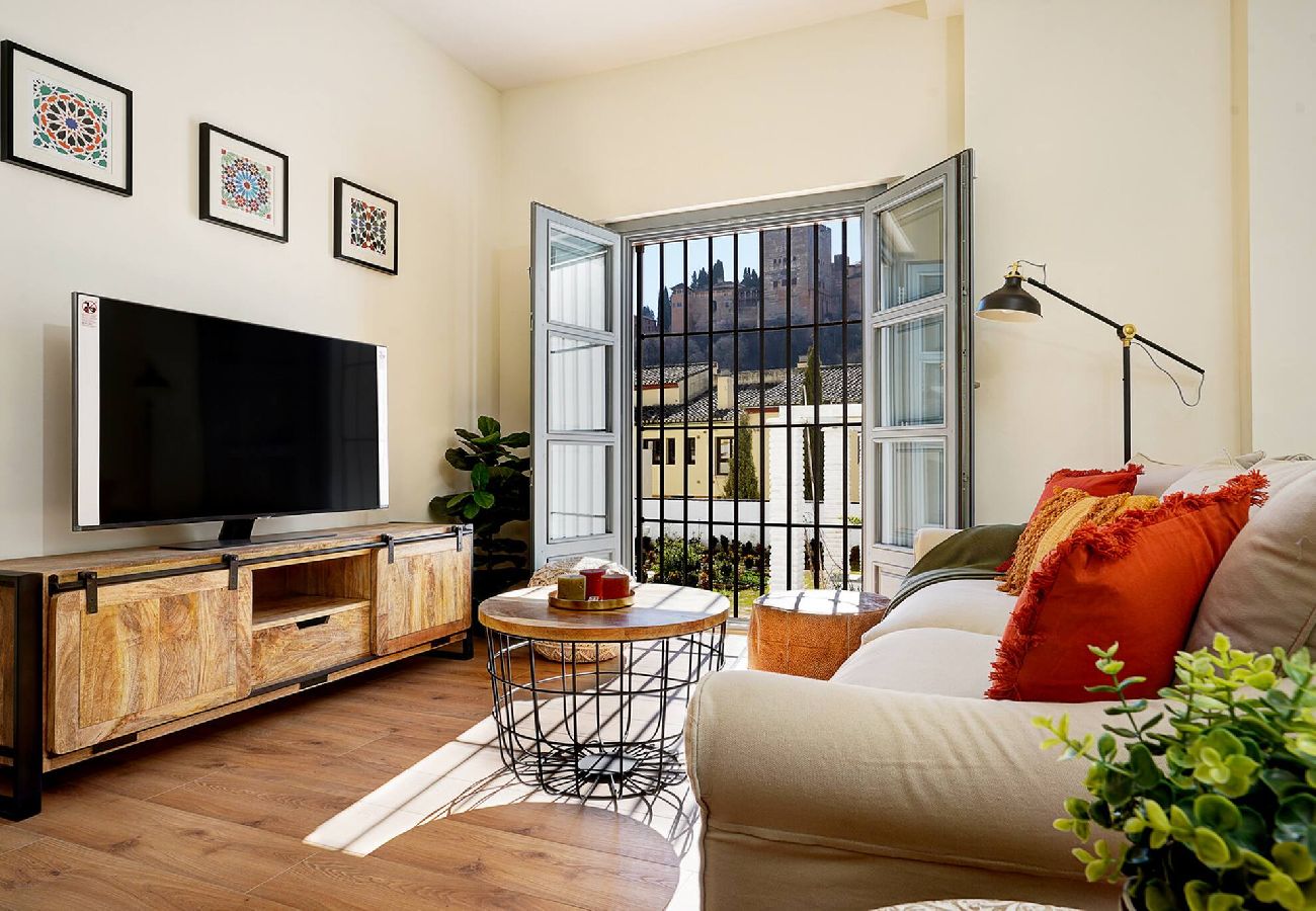 Ferienwohnung in Granada - Luxuswohnung - Blick auf die Alhambra - Private Terrasse