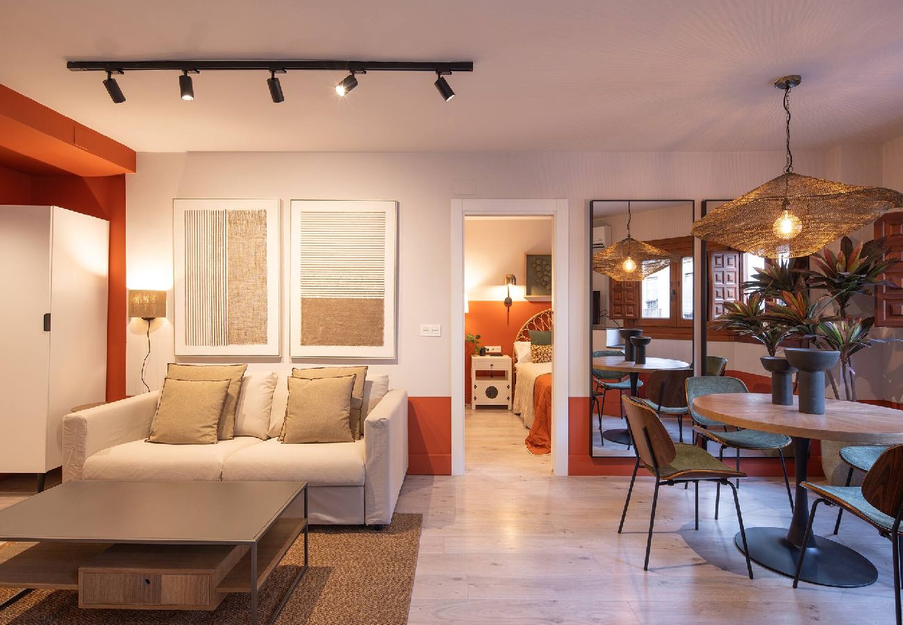 Ferienwohnung in Granada - Nur wenige Schritte von der Alhambra entfernt, Private Terrasse & Klimaanlage