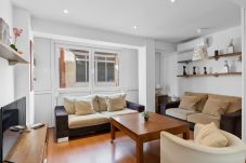 Ferienwohnung in Granada - Geräumiges zentrales Apartment in Granada – WLAN und Parkplatz inklusive, bis zu 6 Personen