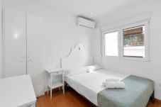 Appartement à Granada - Appartement central et spacieux à Grenade – WiFi et parking inclus, jusqu’à 6 personnes