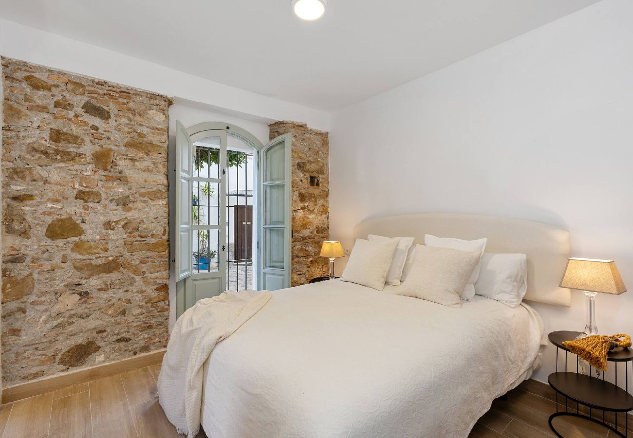 Apartment in Estepona - Espacio Renovado, A Pasos de Playa y Casco Antiguo