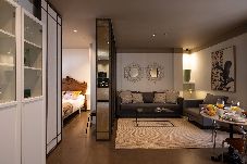 Apartment in Granada - Céntrico Ático de Diseño con Terraza Privada y AC 