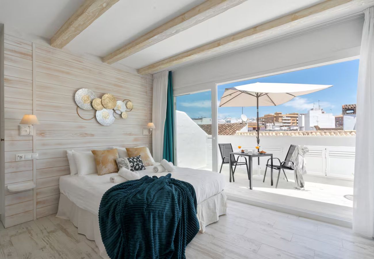 Apartment in Estepona - Sol Infinito y Terraza Privada en el Centro